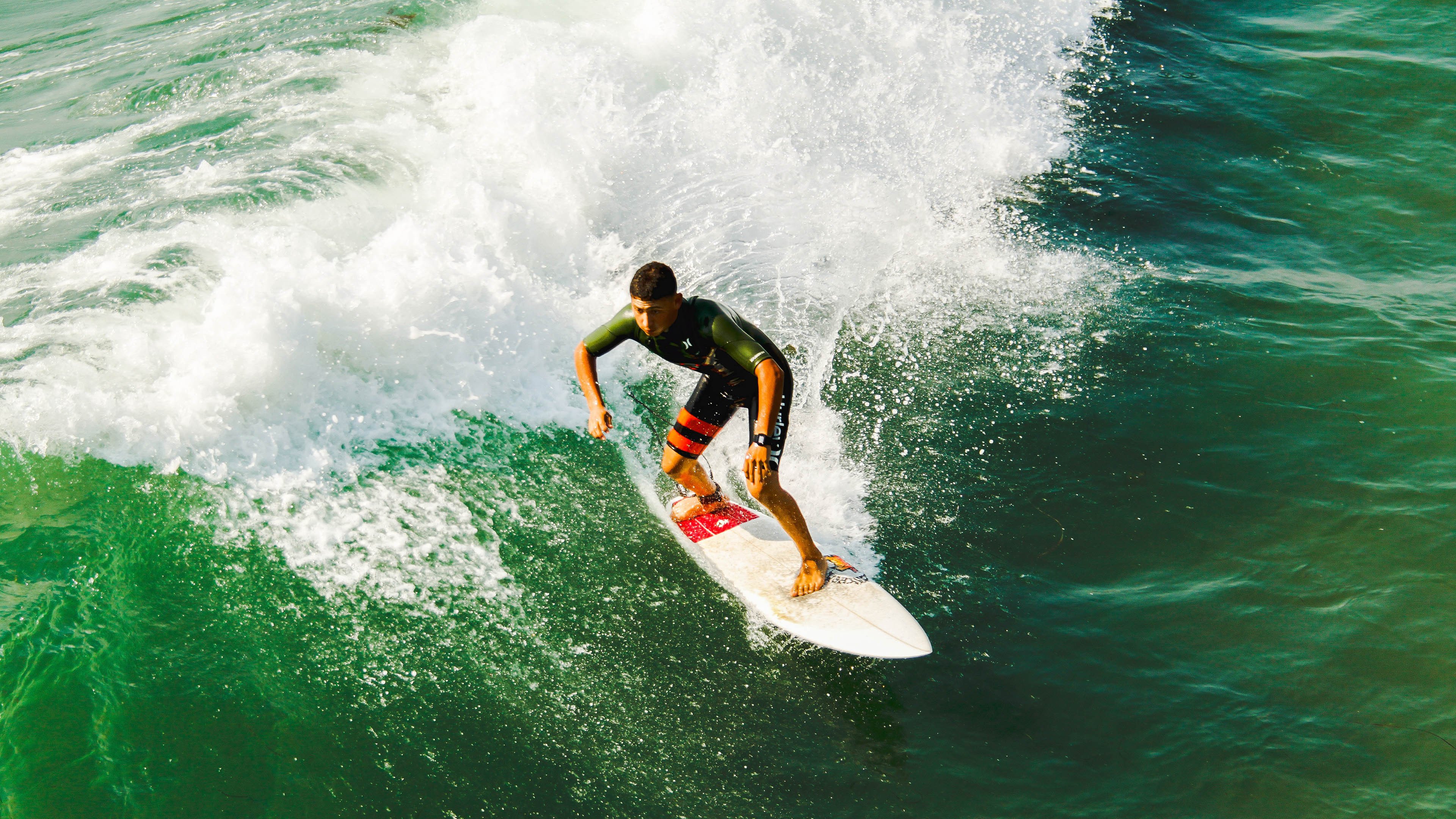 杨瀚森训练秀扣篮+弹地三分，杨瀚宇是谁